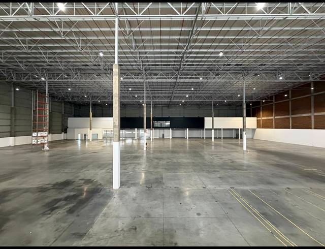 8,125M² WAREHOUSE TO LET IN HALFWAY HOUSE